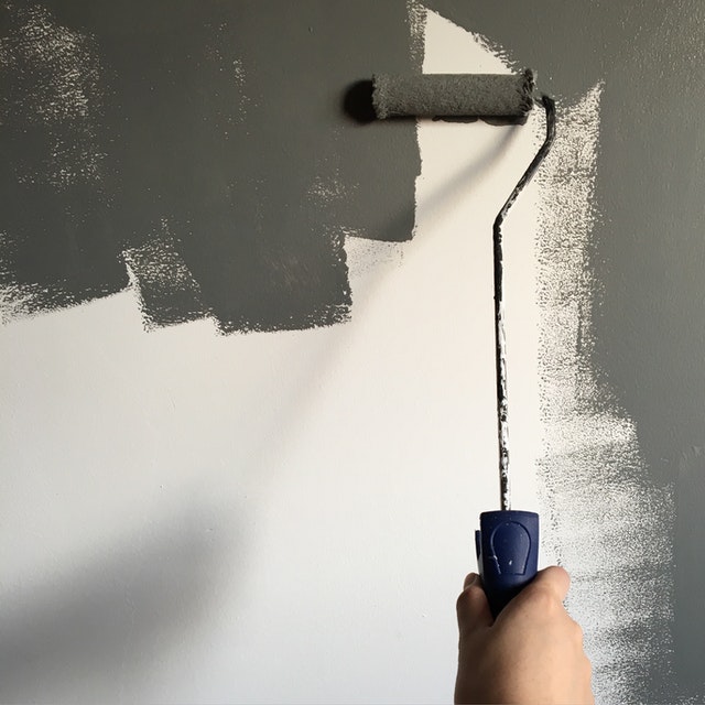 Quel pan de mur peindre pour agrandir la pièce ?