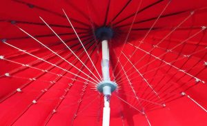Parasol rouge