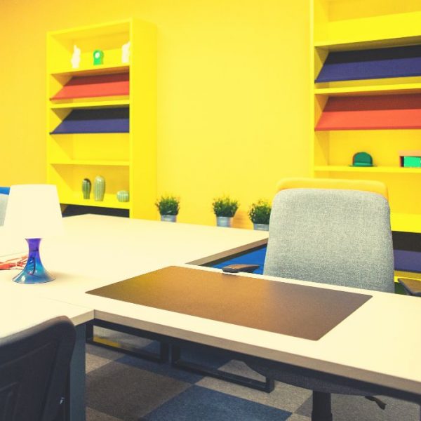 L’impact de la couleur et de l’éclairage sur l’aménagement d’un bureau