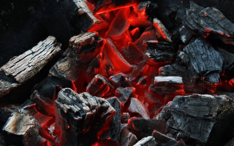 Comment démarrer un barbecue au charbon de bois ?