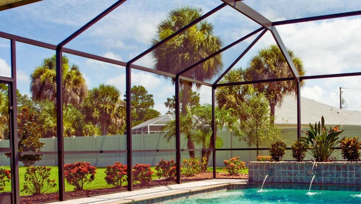 Un abri de piscine